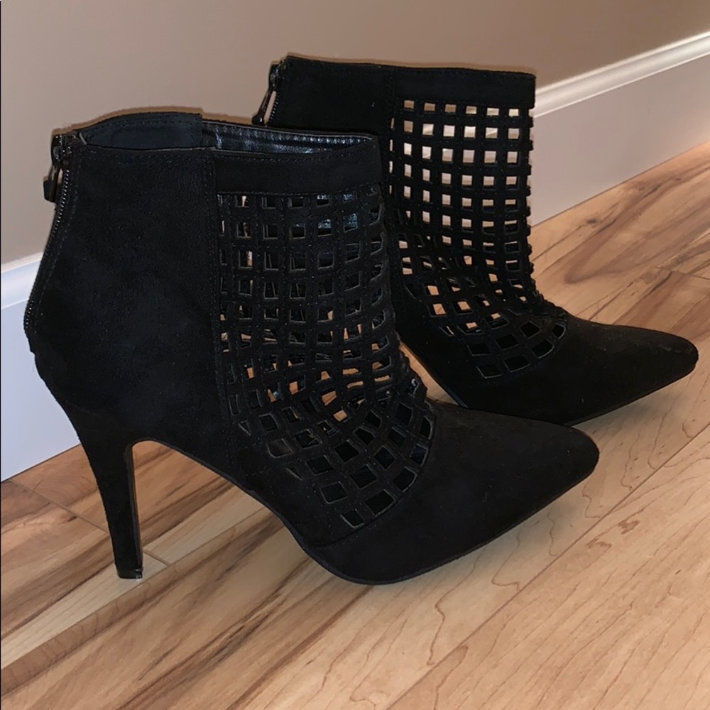 Black netting heels